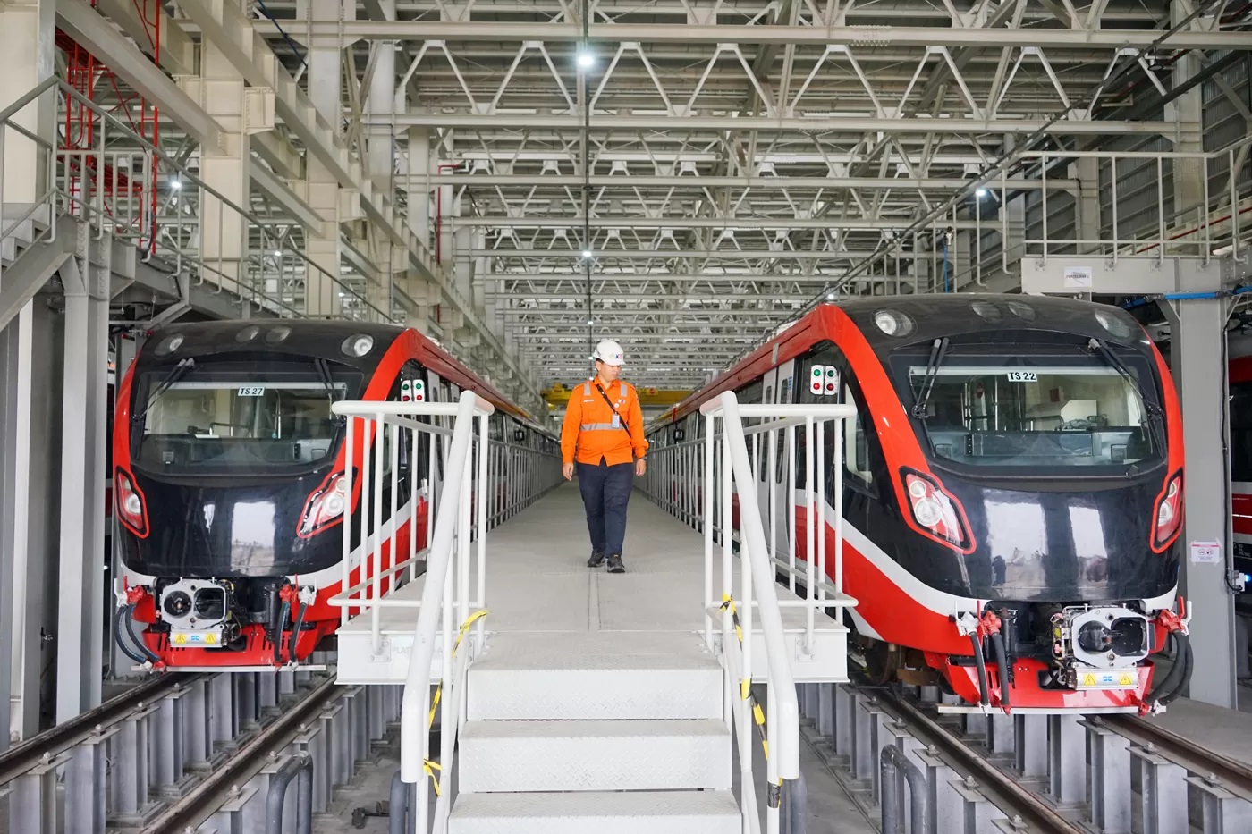 4 Tips Naik LRT Agar Nyaman