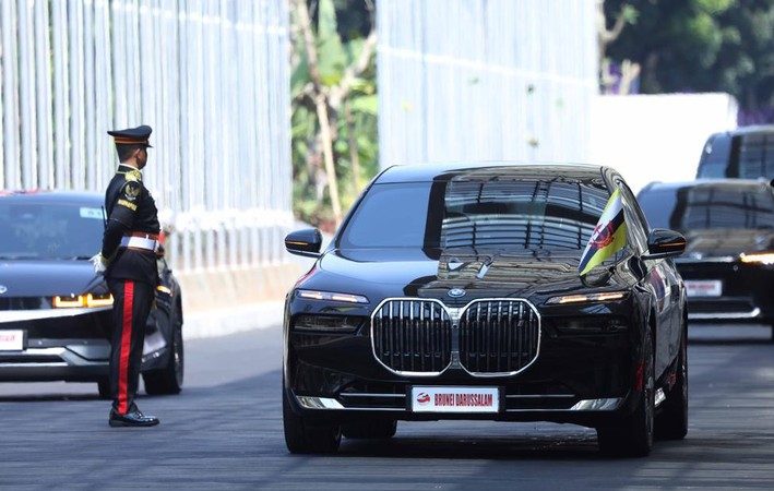 BMW i7 Kendaraan Mewah Petinggi Negara KTT ASEAN