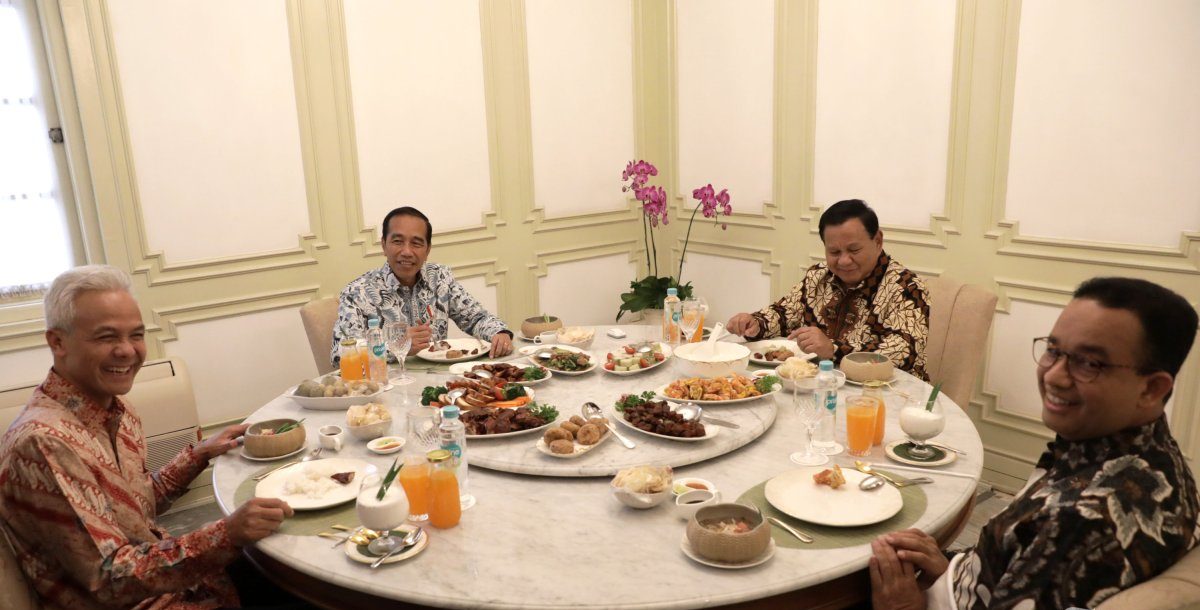 Momen Jokowi Makan Siang Bareng dengan 3 Capres