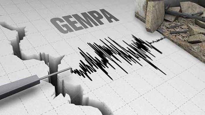 Gempa-M-7-2-Tanimbar-Terasa-hingga-Ambon/ Gempa M 7,2 Tanimbar Terasa hingga Ambon Gempa dengan magnitudo (M) 7,2 mengguncang wilayah Kepulauan Tanimbar, Maluku. Getaran gempa itu terasa hingga Ambon. "Wilayah Dirasakan (Skala MMI) IV-V Saumlaki, IV Banda, II Ambon, III Damer, III Kisar," tulis BMKG dalam situs resminya, Rabu (8/11/2023). Skala MMI itu digunakan untuk mengukur kekuatan gempa yang dirasakan manusia. Semakin tinggi skala MMI, berarti semakin kuat guncangan dirasakan manusia. "Gempa ini dirasakan untuk diteruskan pada masyarakat," tulis BMKG. Pusat gempa berada di laut sekitar 251 kilometer arah barat laut dari Tanimbar pada kedalaman 10 km. BMKG meminta warga waspada terhadap gempa susulan. "Belum ada informasi kerusakan ataupun korban akibat gempa itu," tulis BMKG. Gempa di Tanimbar Maluku Hari Ini: Kekuatan hingga Daerah yang Merasakan Badan Meteorologi, Klimatologi dan Geofisika (BMKG) melaporkan gempa di Tanimbar, Maluku hari ini. Menurut BMKG, gempa bumi tersebut tidak berpotensi menimbulkan tsunami. Sejumlah daerah ikut merasakan getaran gempa bumi tersebut. Berikut informasinya. 1. Kekuatan Gempa Tanimbar Hari Ini Gempa bumi mengguncang Kepulauan Tanimbar, Maluku pada Rabu (8/1/2023) pukul 11.52 WIB atau 13.52 WIT. Gempa tersebut berkekuatan M 7,2 dengan pusat koordinat pada 10.34 LS, 123.76 BT. "Gempa Dirasakan Magnitudo: 7.2, Kedalaman: 10 km, 08 Nov 2023 11:52:53 WIB, Koordinat: 6.31 LS-129.77 BT (Pusat gempa berada di laut 251 km Barat Laut Tanimbar)," demikian tulis BMKG pada akubn X @infoBMKG, Rabu (8/11/2023). 2. Warga Diimbau Hati-hati Gempa Susulan BMKG mengingatkan warga agar berhati-hati terhadap gempa susulan. Meski demikian, hingga kini belum ada info gempa susulan pasca guncangan di Tanimbar, Maluku hari ini, Rabu (8/11/2023). "Hati-hati terhadap gempa bumi susulan yang mungkin terjadi," tulis BMKG. 3. Daerah yang Merasakan Sejumlah wilayah ikut merasakan getaran gempa di Tanimbar, Maluku. Dilansir akun X BMKG @infoBMKG, berikut daftar wilayah yang dimaksud beserta skala MMI-nya. * IV-V Saumlaki * IV Banda * III Damer * II Ambon Makna dari kategori Skala MMI di atas adalah sebagai berikut. * Skala II MMI artinya getaran dirasakan oleh beberapa orang dan menyebabkann benda-benda ringan yang digantung bergoyang. * Skala III MMI berarti getaran yang terasa nyata di dalam rumah dan getaran terjadi seakan-akan ada truk berlalu. * Skala IV MMI maksudnya pada siang hari, getaran dirasakan oleh orang banyak dalam rumah, di luar oleh beberapa orang, gerabah pecah, jendela/pintu berderik dan dinding berbunyi. * Skala V MMI artinya getaran dirasakan oleh hampir semua penduduk, orang banyak terbangun, gerabah pecah, barang-barang terpelanting, tiang-tiang dan barang besar tampak bergoyang, bandul lonceng dapat berhenti. 4. Gempa M 7,2 di Tanimbar Picu Tsunami Minor Gempa M 7,2 terjadi di Kepulauan Tanimbar, Maluku. Gempa bumi tersebut memicu tsunami minor di Damar dengan ketinggian 39 cm dan di Banda 8 cm. "Hasil monitoring muka laut menunjukkan bahwa gempa bumi ini memicu terjadinya tsunami minor yang terpantau di Damar dengan ketinggian 39 cm, di Banda 8 cm," kata Kepala Pusat Gempa bumi dan Tsunami BMKG, Daryono, Rabu (11/8/2023). Daryono mengatakan gempa di Tanimbar tersebut merupakan jenis gempa dangkal akibat adanya aktivitas deformasi batuan (kerak bumi) di dasar Laut Banda. "Hasil analisis mekanisme sumber menunjukkan bahwa gempa bumi memiliki mekanisme pergerakan geser (strike-slip)," ujarnya. Gempa M 6,8 di Kepulauan Tanimbar Maluku, Dirasakan di Banda-Saumlaki Gempa bumi magnitudo (M) 6,8 terjadi di Kepulauan Tanimbar, Maluku. BMKG menyatakan gempa ini tak berpotensi menimbulkan gelombang tsunami. "Tidak berpotensi tsunami," tulis BMKG di situsnya, Rabu (8/11/2023). Gempa terjadi pada hari ini pukul 20.02 WIB. Lokasi gempa ada di koordinat 6,13 derajat lintang selatan (LS) dan 129,93 derajat bujur timur (BT). Titik gempa ini berlokasi di 255 km arah barat laut Tanimbar. Pusat gempa ada di kedalaman 10 km. Getaran gempa dirasakan di Banda dan Saumlaki dalam skala III MMI yang artinya getaran dirasakan nyata dalam rumah seperti ada truk lewat. "Hati-hati terhadap gempa bumi susulan yang mungkin terjadi," imbau BMKG. BMKG Catat Ada 23 Gempa Susulan Usai Gempa M 7,1 di Tanimbar Maluku Gempa bumi kembali terjadi di Kepulauan Tanimbar, Maluku. Gempat terbaru terjadi dengan magnitudo 5,3. BMKG melaporkan gempa susulan M 5,3 di Tanimbar terjadi pada hari ini, Rabu (8/11/2023) pukul 20.21 WIB. Lokasi pusat gempa ada di koordinat 6,11 derajat Lintang Selatan (LS) dan 130,20 derajat Bujur Timur (BT). Titik gempa itu berlokasi di 240 km arah barat laut Tanimbar dengan kedalaman 10 km. "tidak berpotensi tsunami," kata BMKG di situsnya. Pada pukul 20.02 WIB tadi, terjadi gempa M 6,8. Lokasi gempa ada di koordinat 6,13 derajat Lintang Selatan (LS) dan 129,93 derajat Bujur Timur (BT). Titik gempa ini berlokasi di 255 km arah barat laut Tanimbar dan pusat gempa ada di kedalaman 10 km. Gempa pada malam ini merupakan gempa susulan dari gempa M 7,1 yang terjadi pada pukul 11.52 WIB di wilayah Laut Banda. BMKG mencatat terjadi 23 kali gempa susulan. "Hasil monitoring BMKG untuk gempabumi Laut Banda M7,2 pukul 11:52:53 hingga pukul 20:50:00 menunjukkan adanya 23 aktivitas gempabumi susulan (aftershock) dengan magnitudo terbesar M6,8," kata Kepala Pusat Gempabumi dan Tsunami BMKG, Daryono. Gempa M 7,1 tersebut memicu tsunami minor di Damar dengan ketinggian 39 cm dan di Banda 8 cm. "Hasil monitoring muka laut menunjukkan bahwa gempa bumi ini memicu terjadinya tsunami minor yang terpantau di Damar dengan ketinggian 39 cm, di Banda 8 cm," kata Daryono. Daryono menjelaskan, gempa bumi yang terjadi merupakan jenis gempa bumi dangkal akibat adanya aktivitas deformasi batuan (kerak bumi) di dasar Laut Banda. Hasil analisis mekanisme sumber menunjukkan bahwa gempa bumi memiliki mekanisme pergerakan geser (strike-slip).