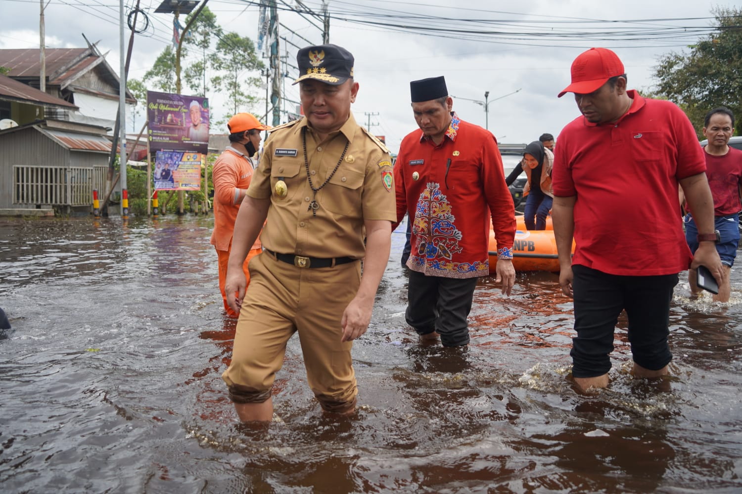 Banjir Palangkaraya Makin Parah 168 kk Warga Mengungsi