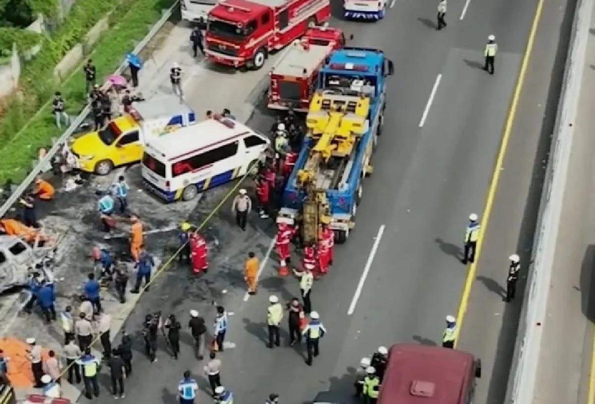 Tragedi Kecelakaan Maut Km 58 Tol Japek dan Tewaskan 12 Orang Tewas