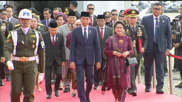 Jokowi Hadiri Peringatan HUT Ke-78 Bhayangkara di Monas