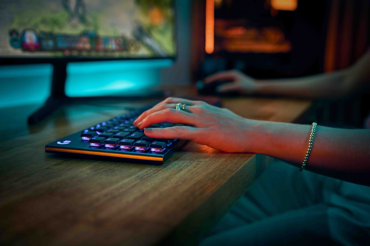 Logitech G915X Keyboard Gaming Tipis dengan Teknologi Mutakhir