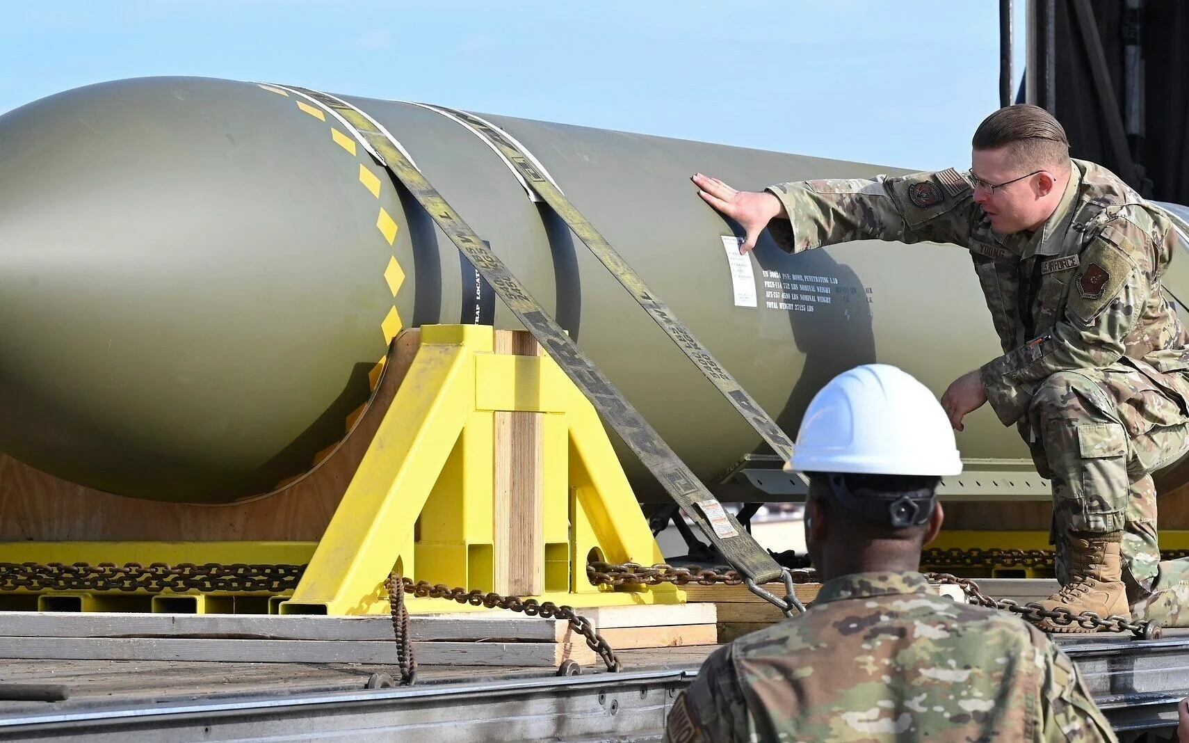GBU-57 Bom Paling Ngeri Israel untuk Hantam Iran