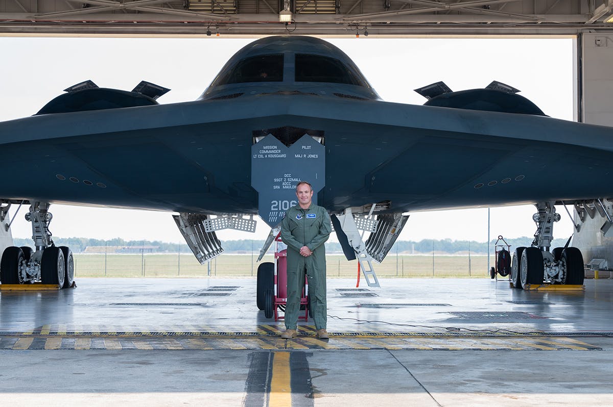 Jet Siluman B-2 AS Gempur Nuklir Milik Iran Tanpa Terdeteksi