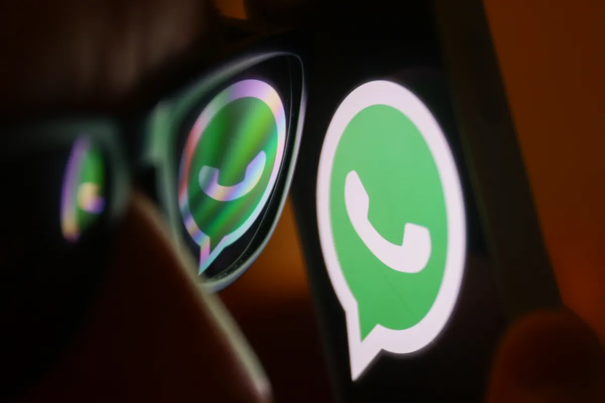 WhatsApp Segera Uji Coba Iklan di Status Versi Baru 2-25