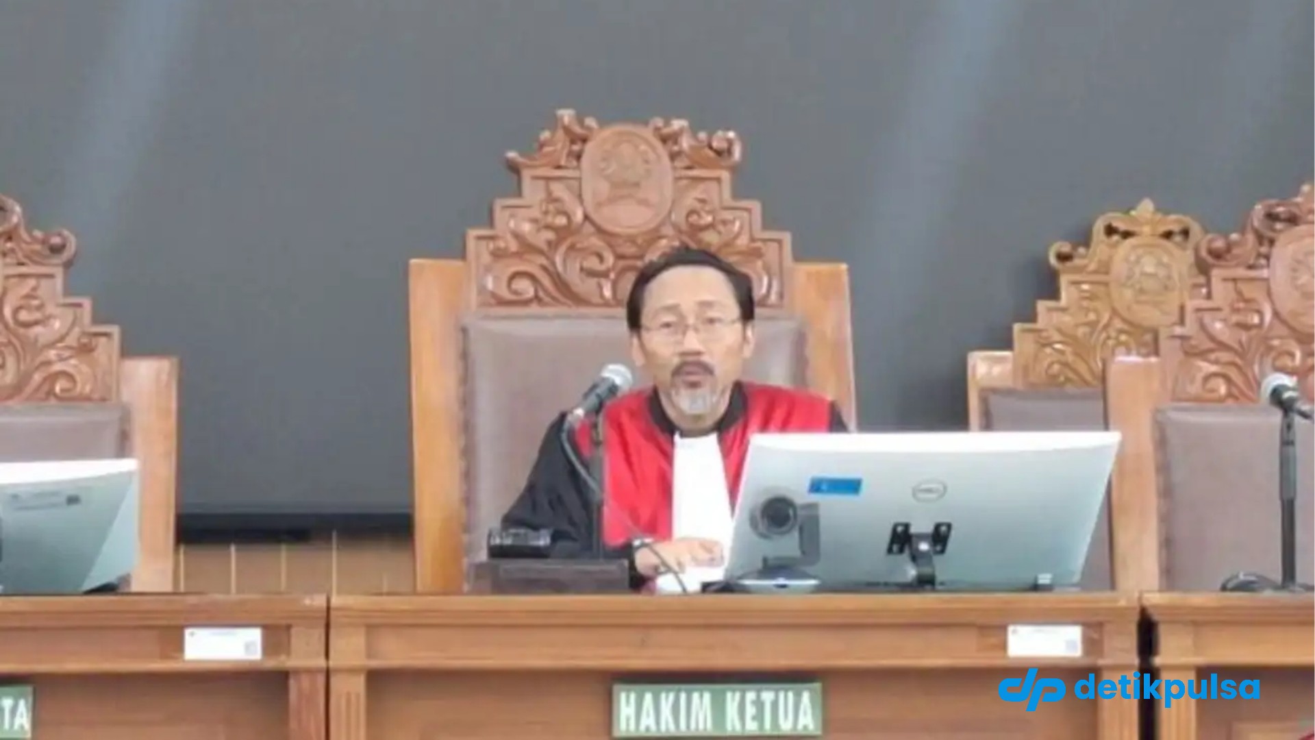 Hakim Jaksel Tolak Praperadilan Kasus Chromebook 9T Nadiem