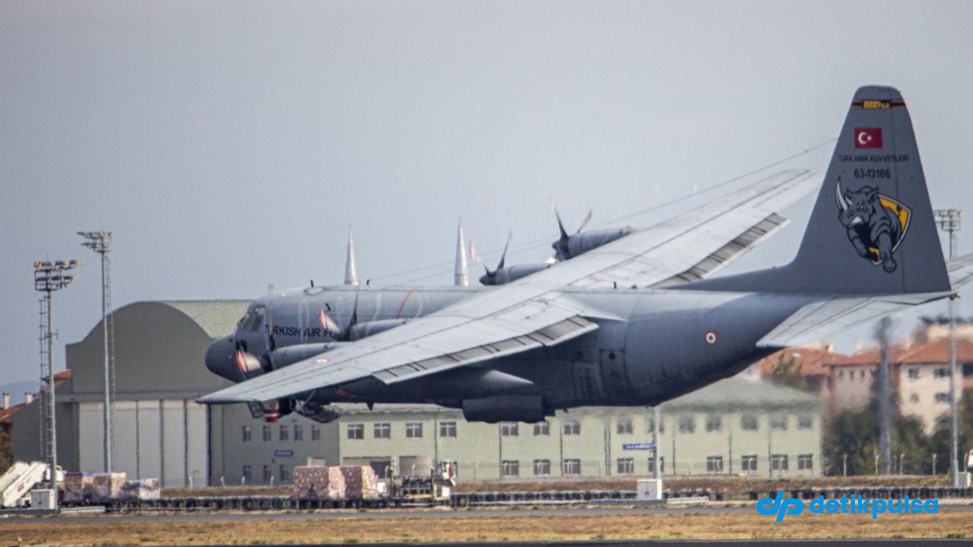 Pesawat Militer Turki Angkut 20 Penumpang Jatuh di Georgia