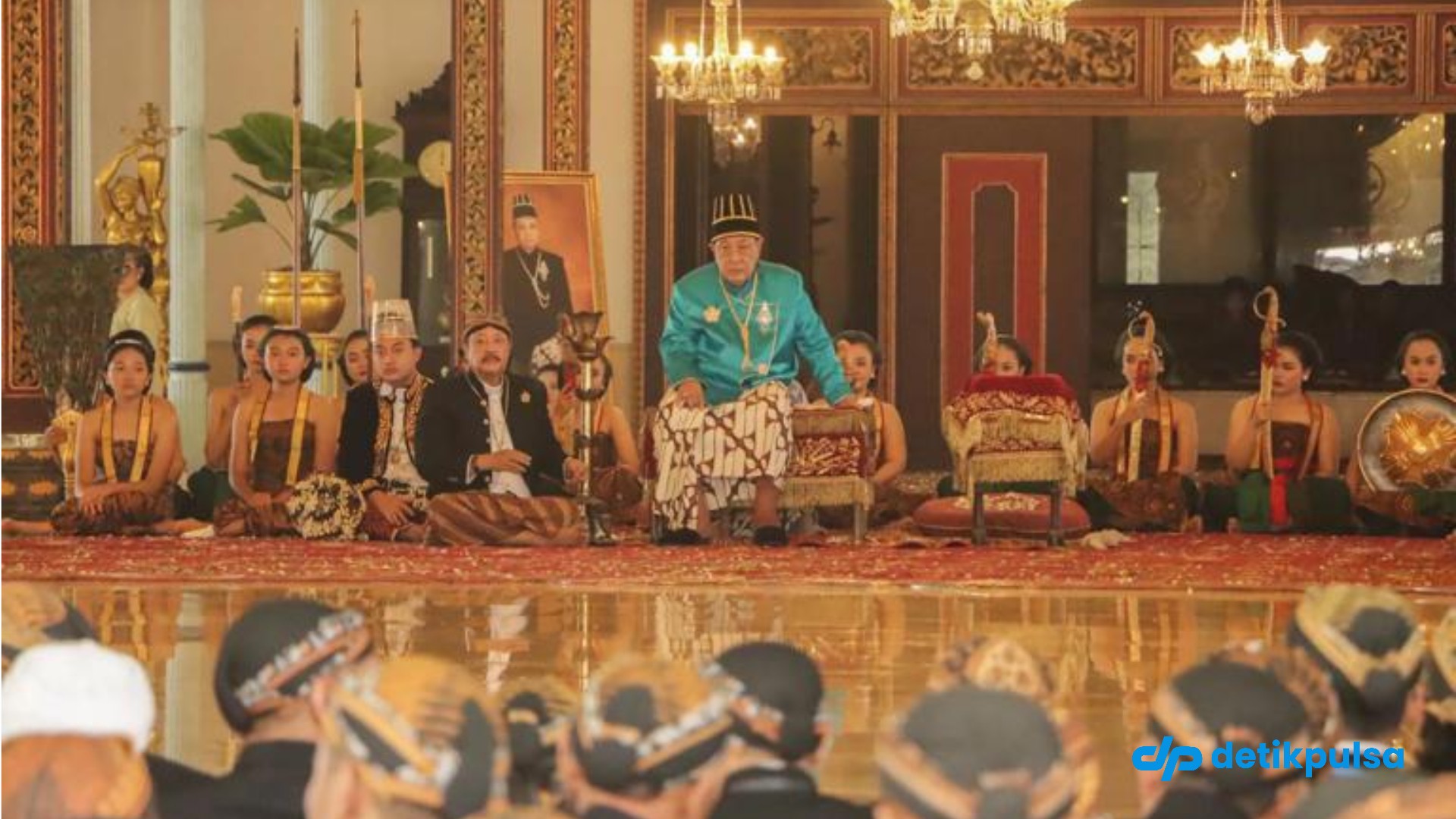 Sejarah Langka 2 Raja di Keraton Solo