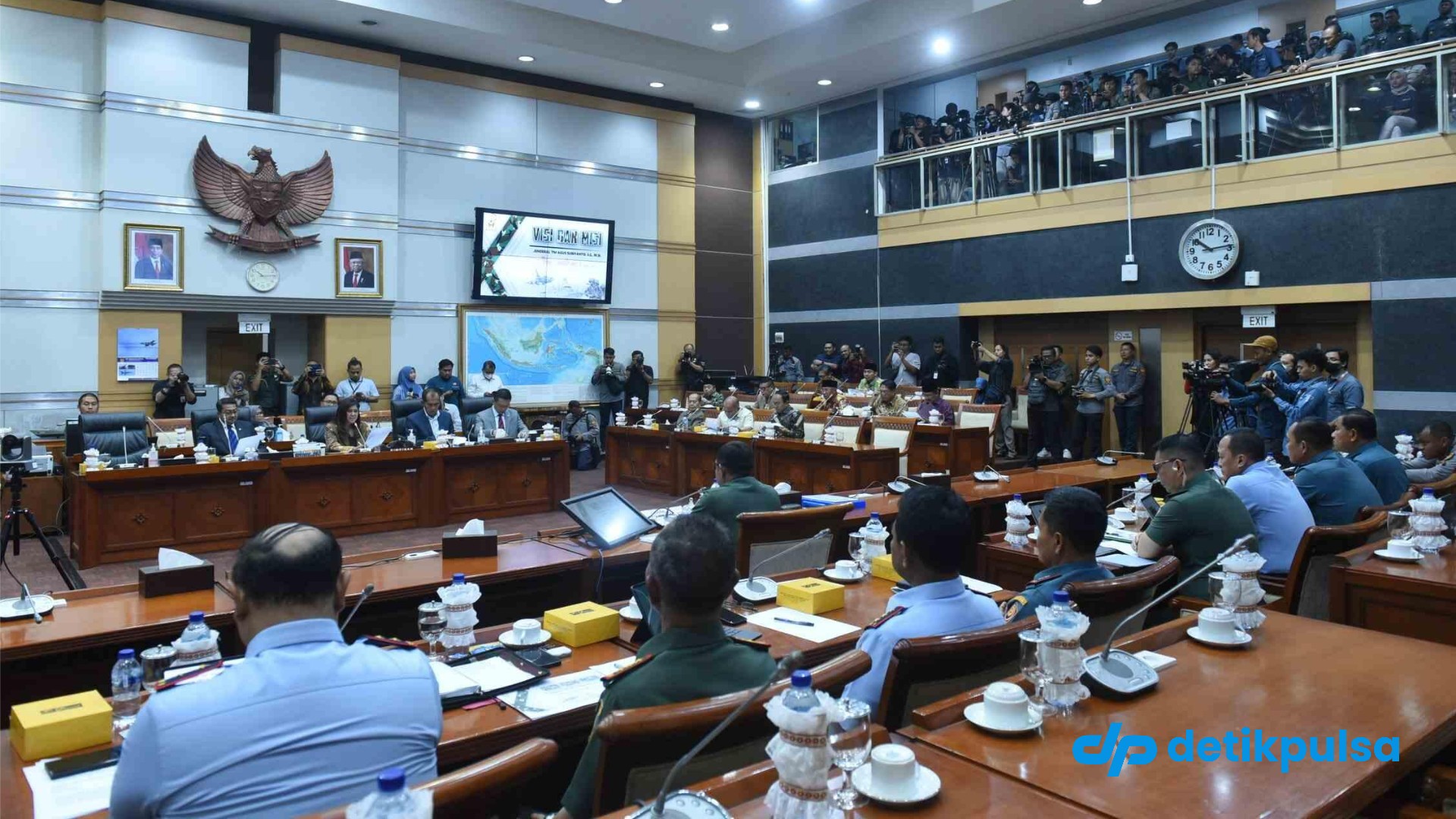 DPR Minta OJK Segera Hapus Ijin Debt Collector Oleh Pihak Ke-3