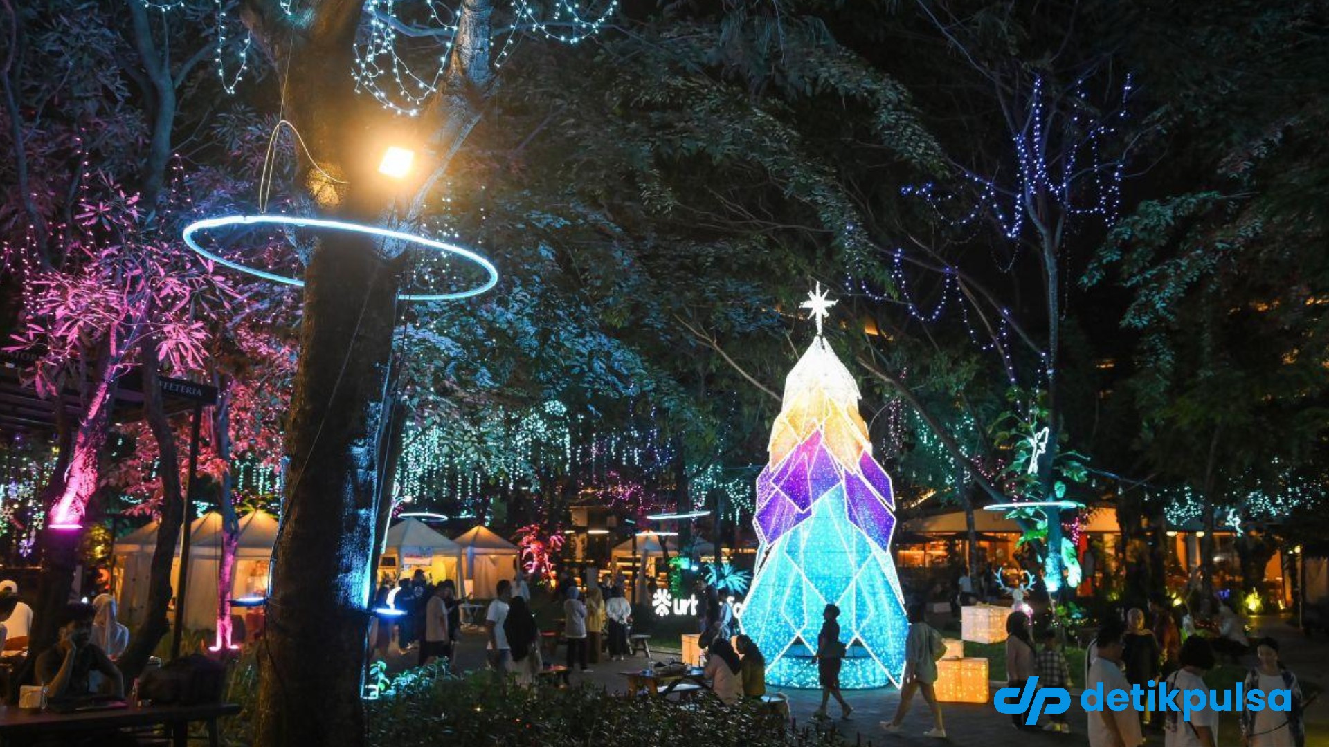 5 Lokasi Pertunjukan Pohon Natal di Jakarta yang Megah
