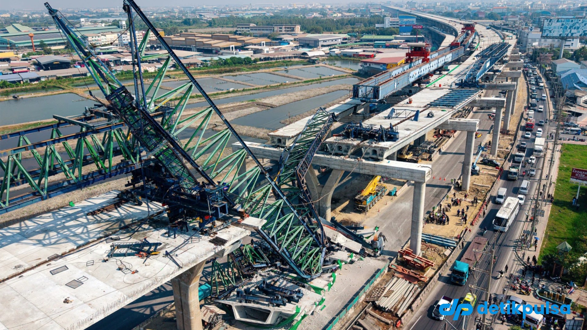 2 Musibah Crane Di Thailand, Timpa Proyek Kereta Cepat dan Jalan Maut