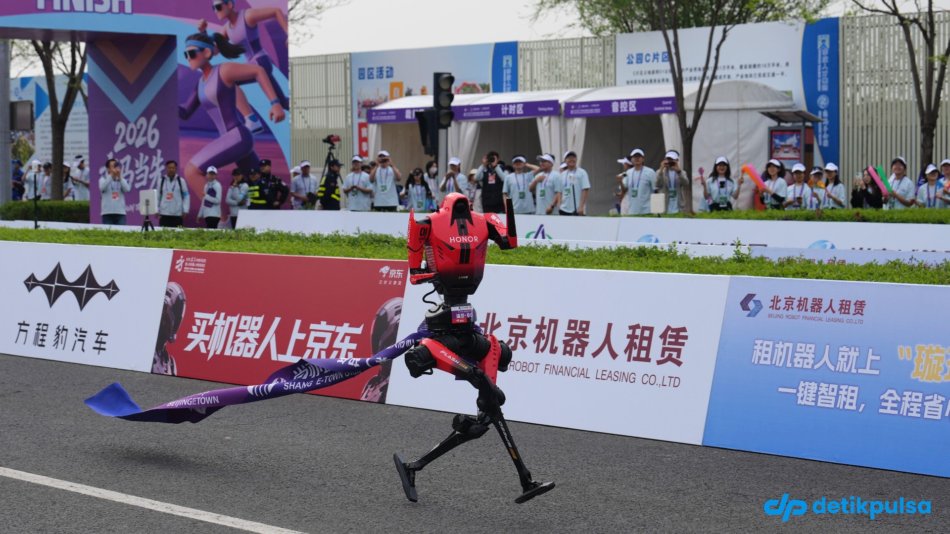 Robot Humanoid Finis Half Marathon Paling Cepat Hanya 50 Menit