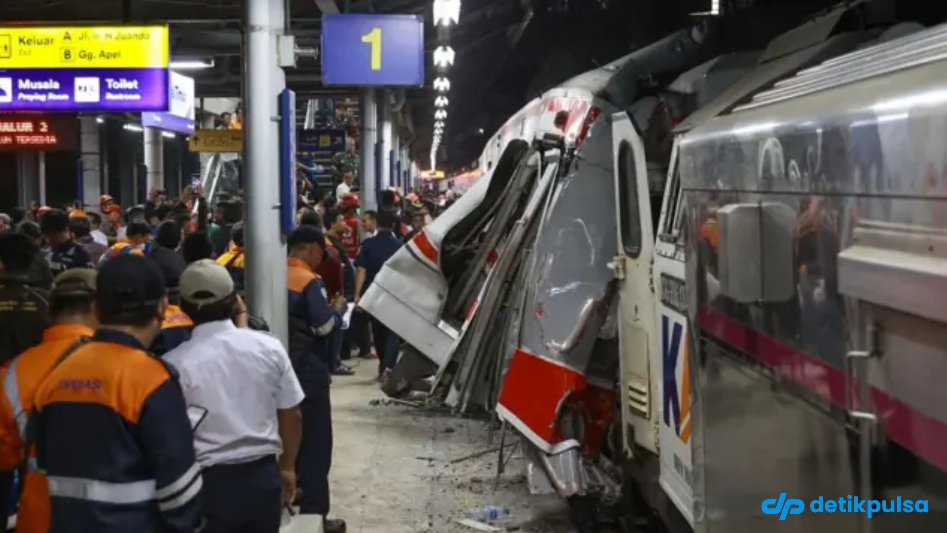 Tabrakan Kereta di Bekasi, Korban 7 Orang Meninggal