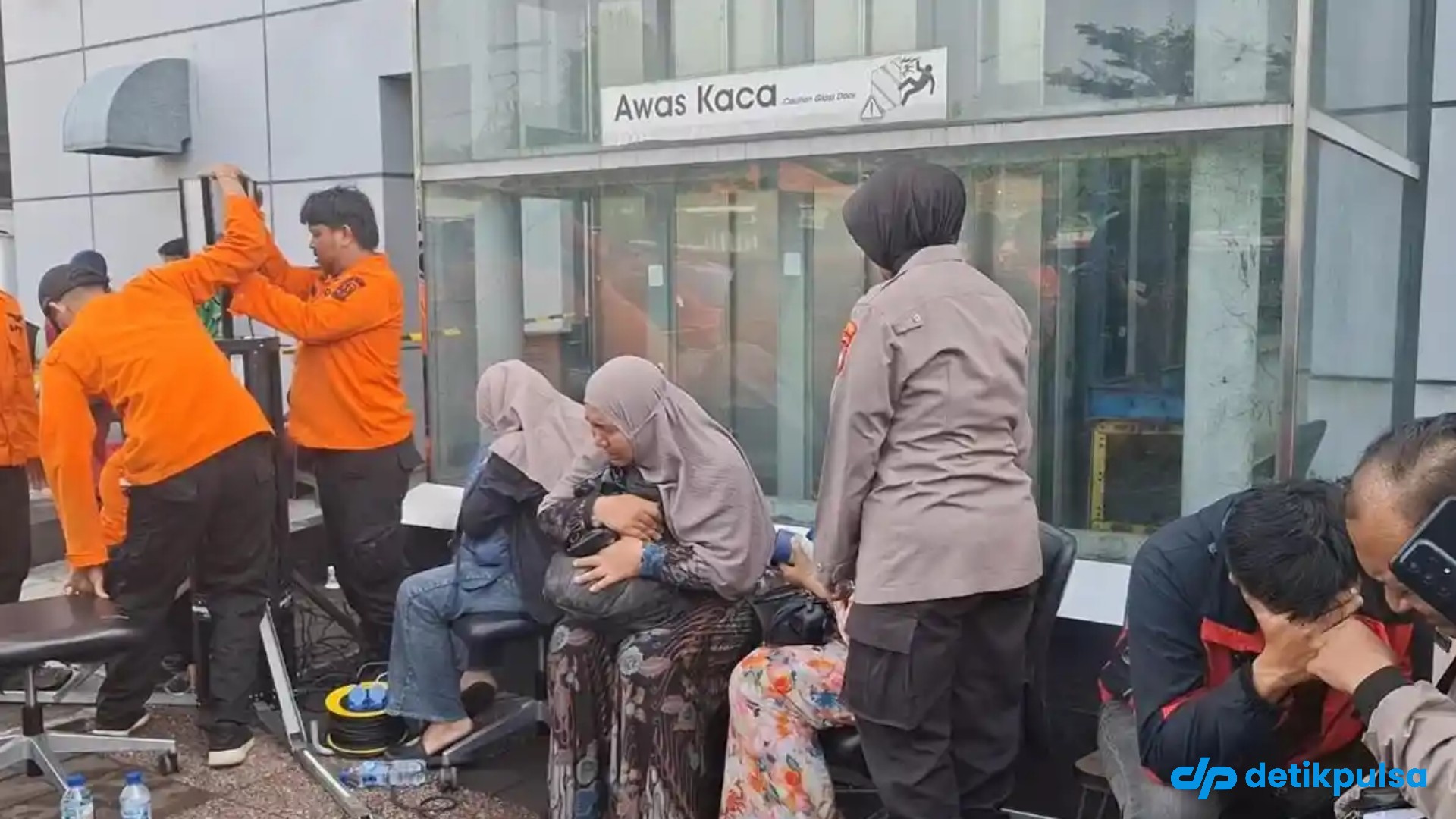 Total 15 Orang Korban Meninggal Kecelakaan Kereta di Bekasi