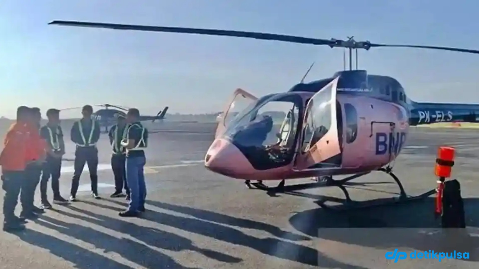 Helikopter Jatuh di Kalbar 6 Orang Hilang