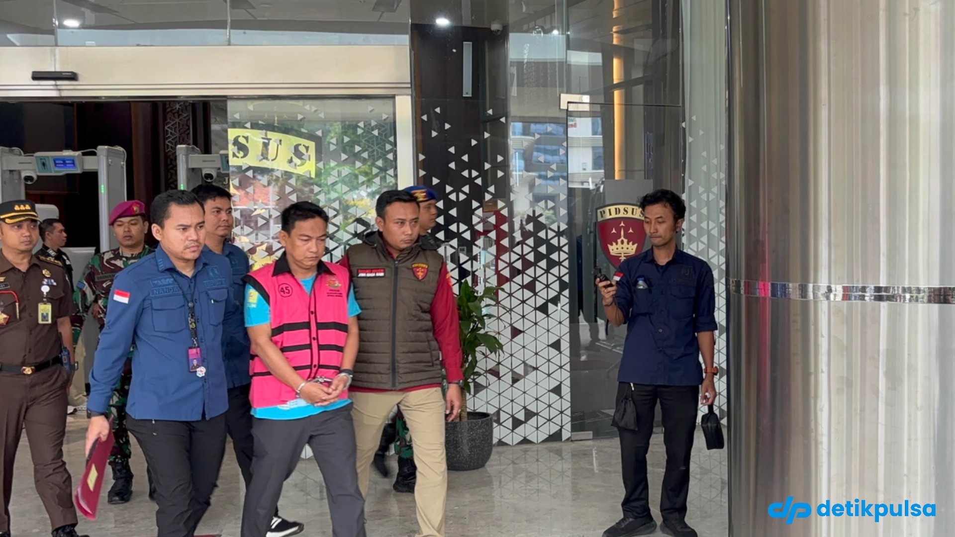 Ketua Ombudsman Hery Susanto Resmi Jadi Tersangka Kasus Suap Rp 1,5 M